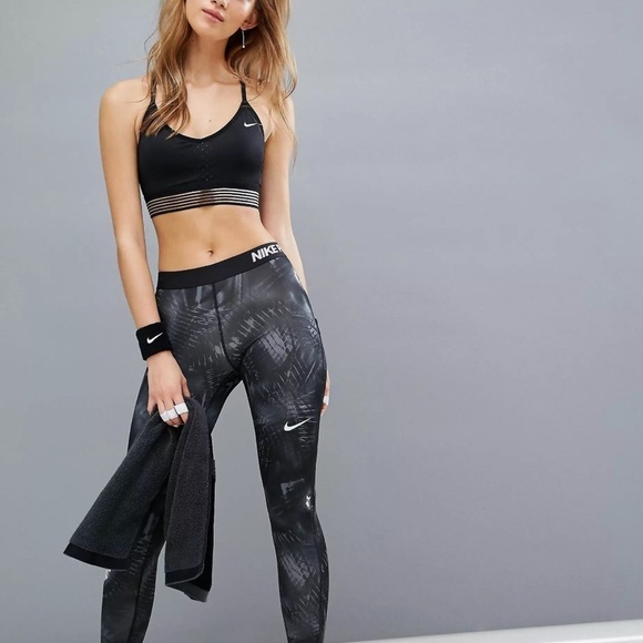 Nike Black Sports Bra - Picture 1 of 12